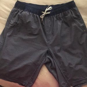 Gently used Vuori Kore lined shorts